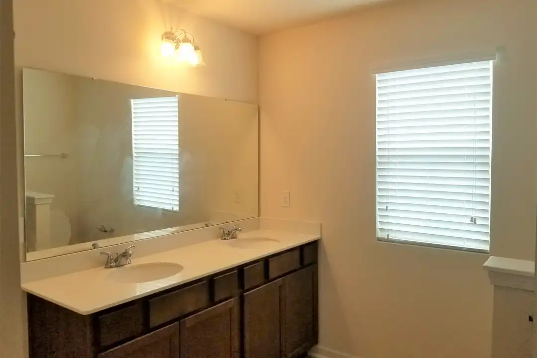 513 Eastfair Dr - View 5
