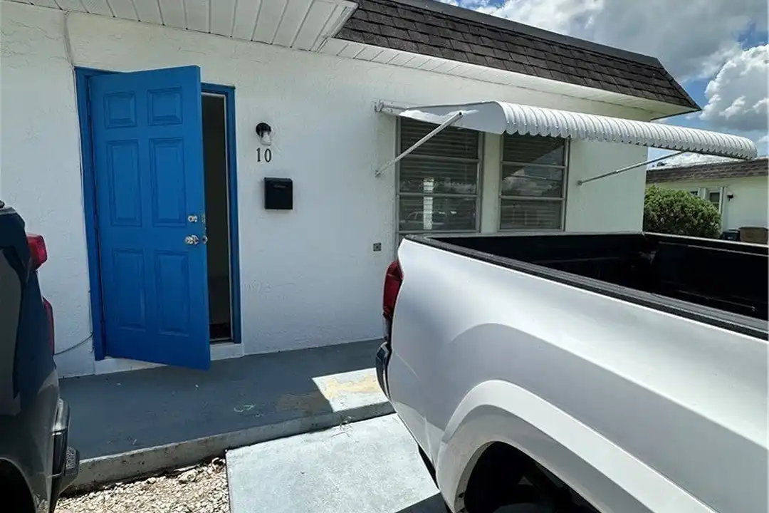 10 Tangerine Ct - More