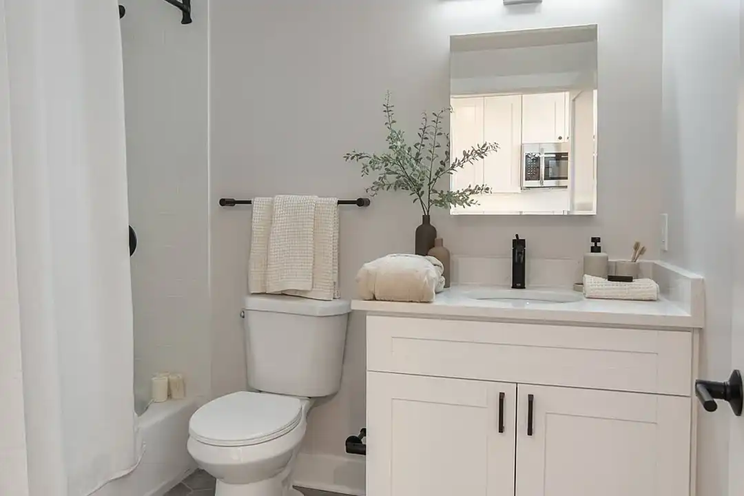 Connecticut House Apartments – photo 1