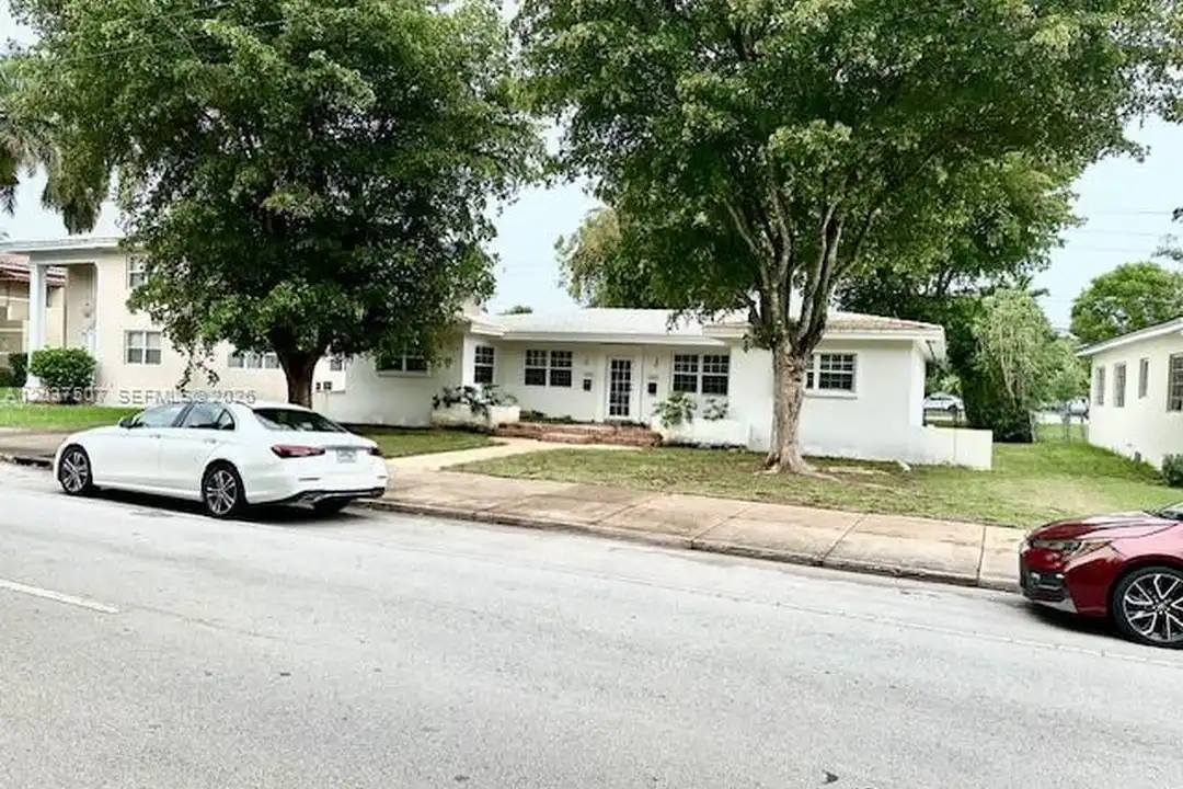 House in Coral Gables - View 3