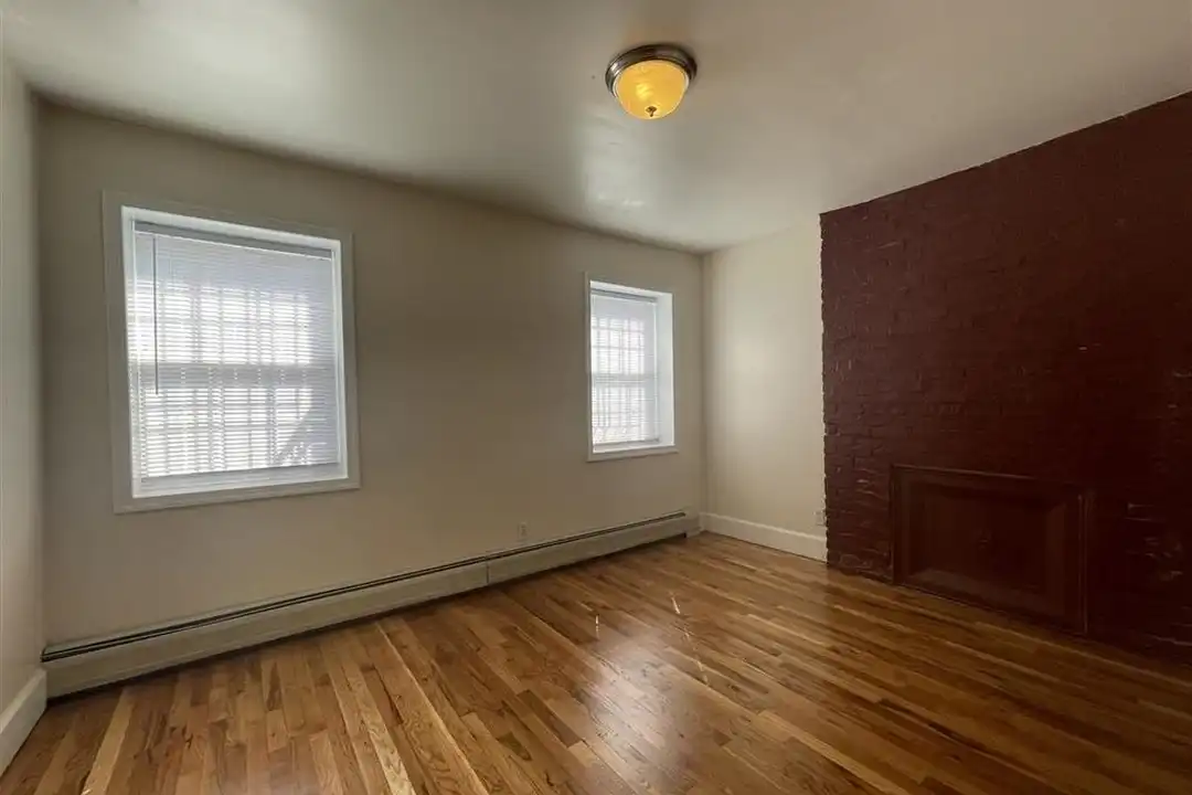 204 Christopher Columbus Dr unit 1 - View 6