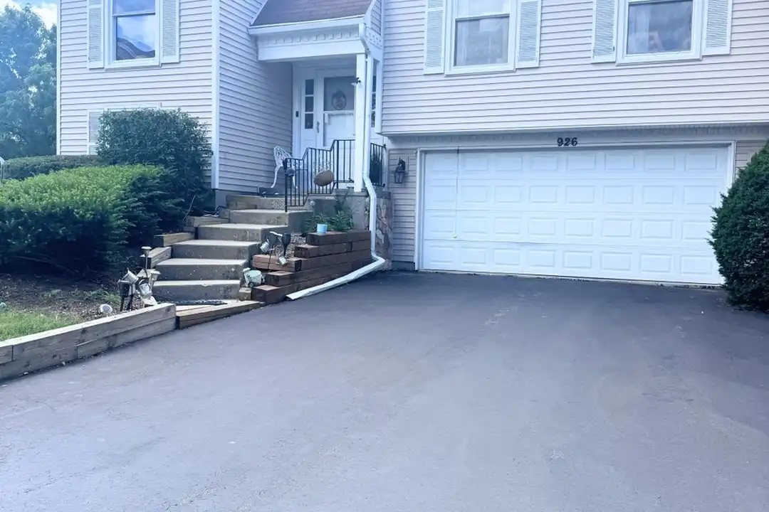 926 Burgess Cir – photo 1