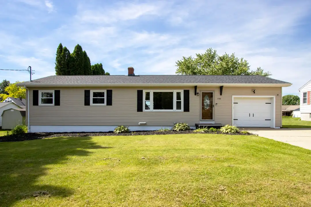 1720 W Hill Dr – photo 1 of 28
