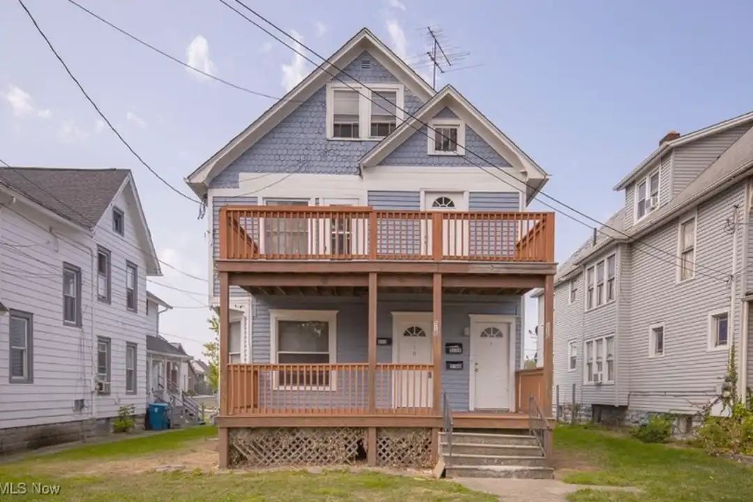 518 Washington Ave unit 518 – photo 1 of 14