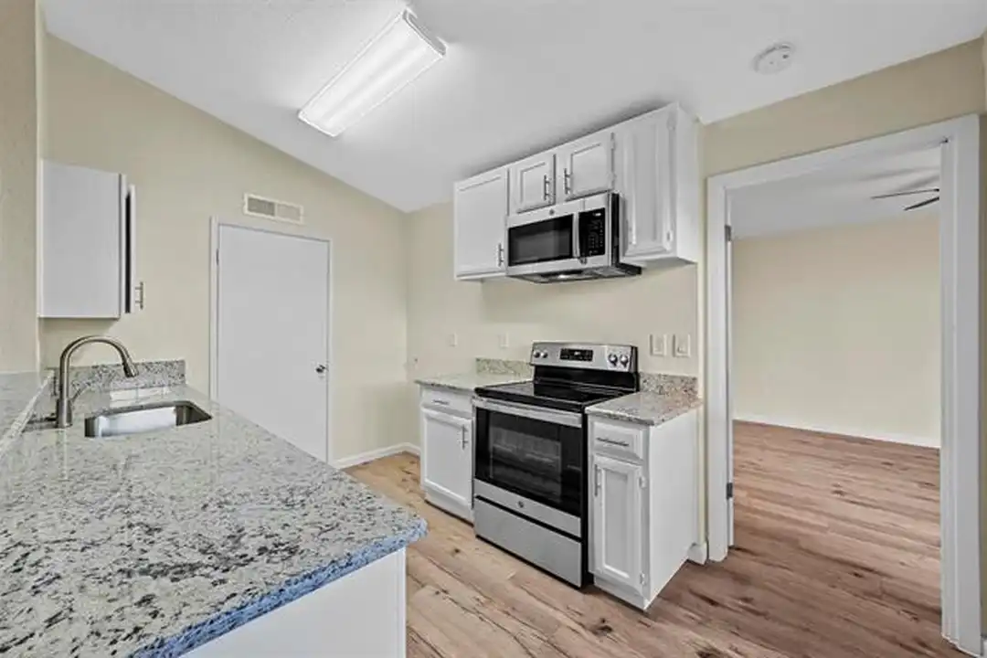 6005 Dooley Dr - View 6