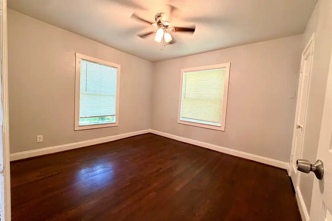 House in Houston - View 5