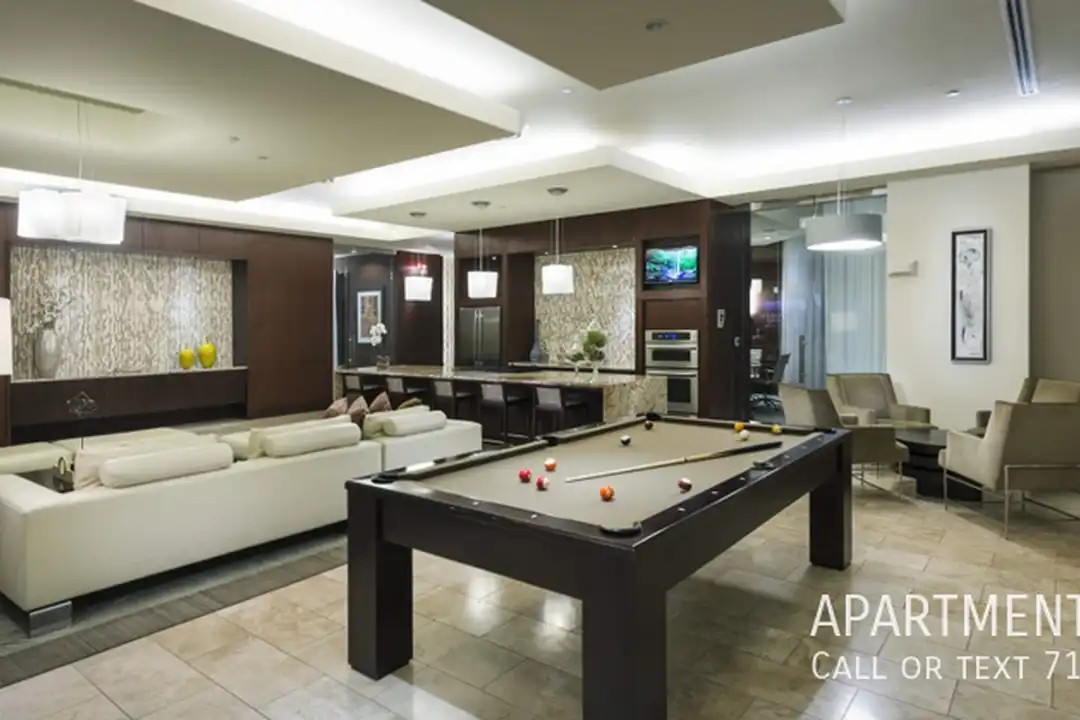 Apartment in Houston, Rice Village, University Place - View 4