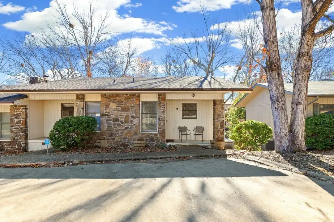 9 August Ln unit 1363327P - More