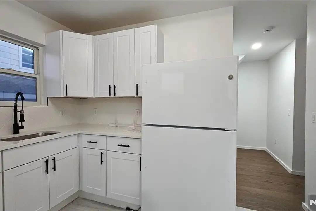 19 Florence St unit 2 - View 2