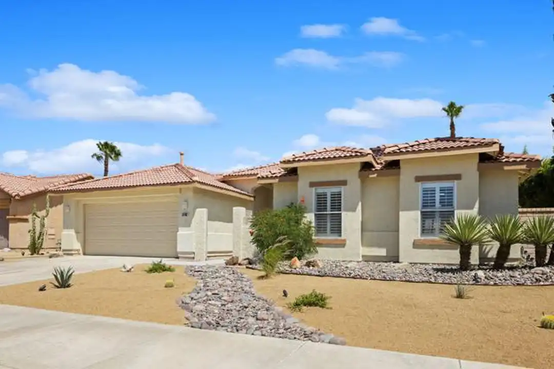 37762 Drexell Dr - View 4