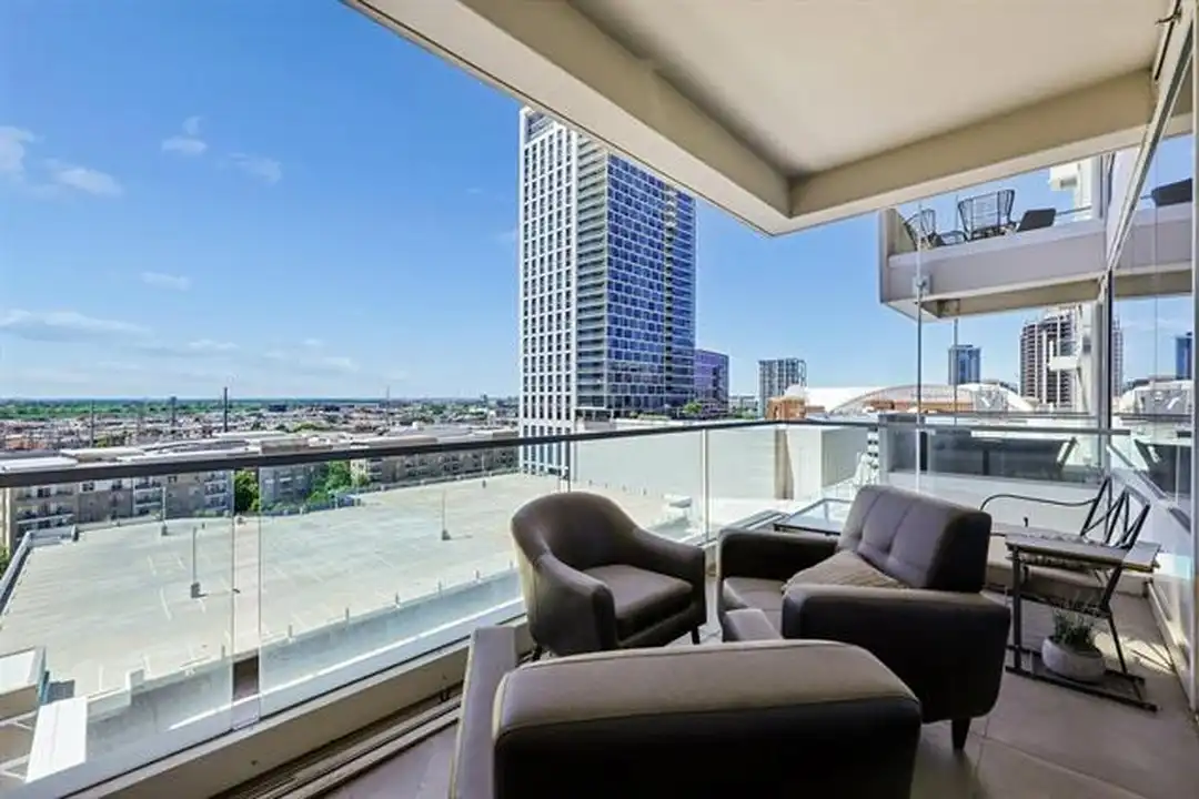 2408 Victory Park Ln unit 832 - View 4