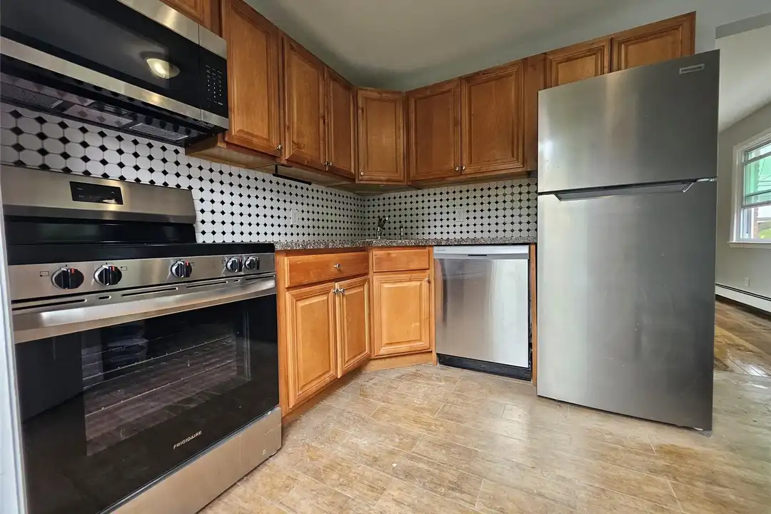 1571 Powers Ave – photo 1 of 19