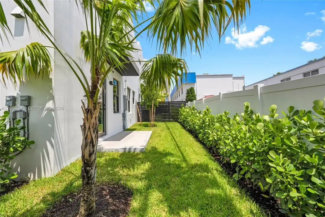 Apartment in Pompano Beach - View 4