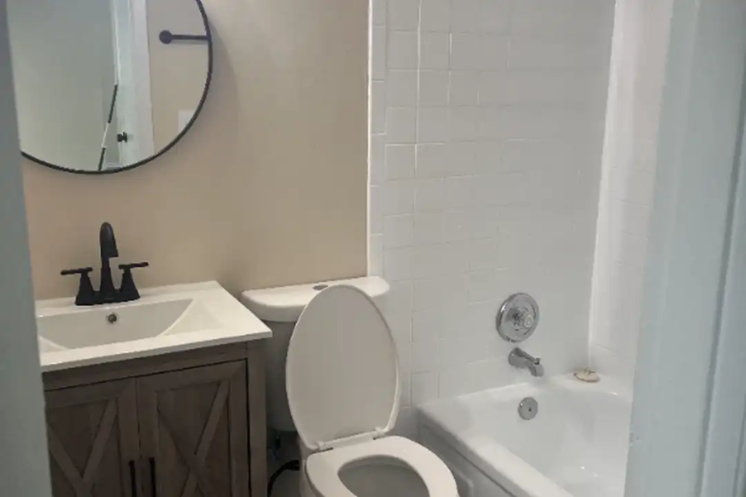 1230 E Muriel St unit 1230 – další