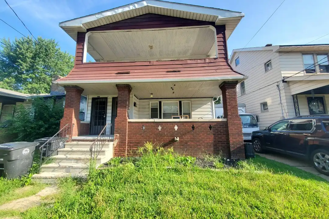 15711 Grovewood Ave unit Unit 2 – photo 1
