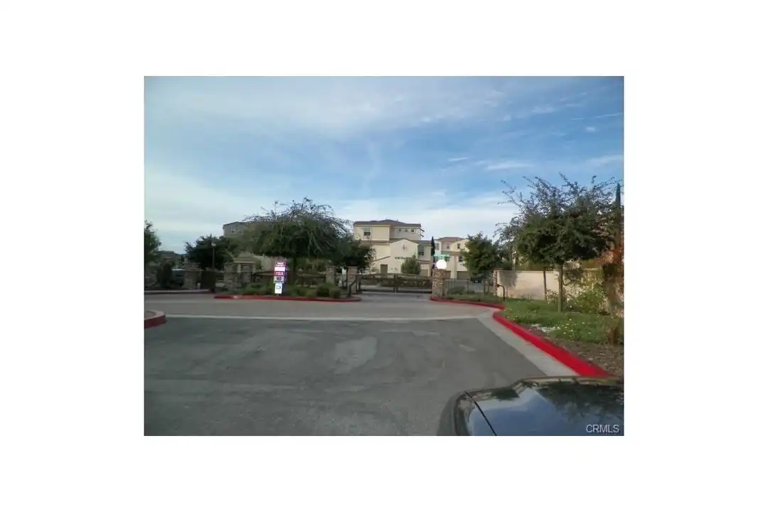 31173 Strawberry Tree Ln - View 2