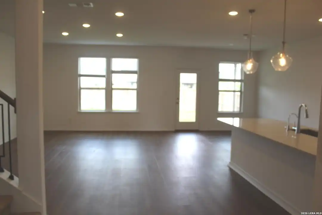 426 Nightingale Ave - View 5