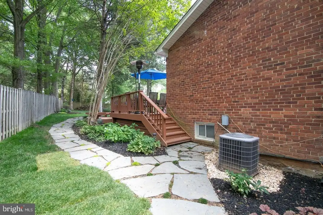 8411 Morey Ln - View 4