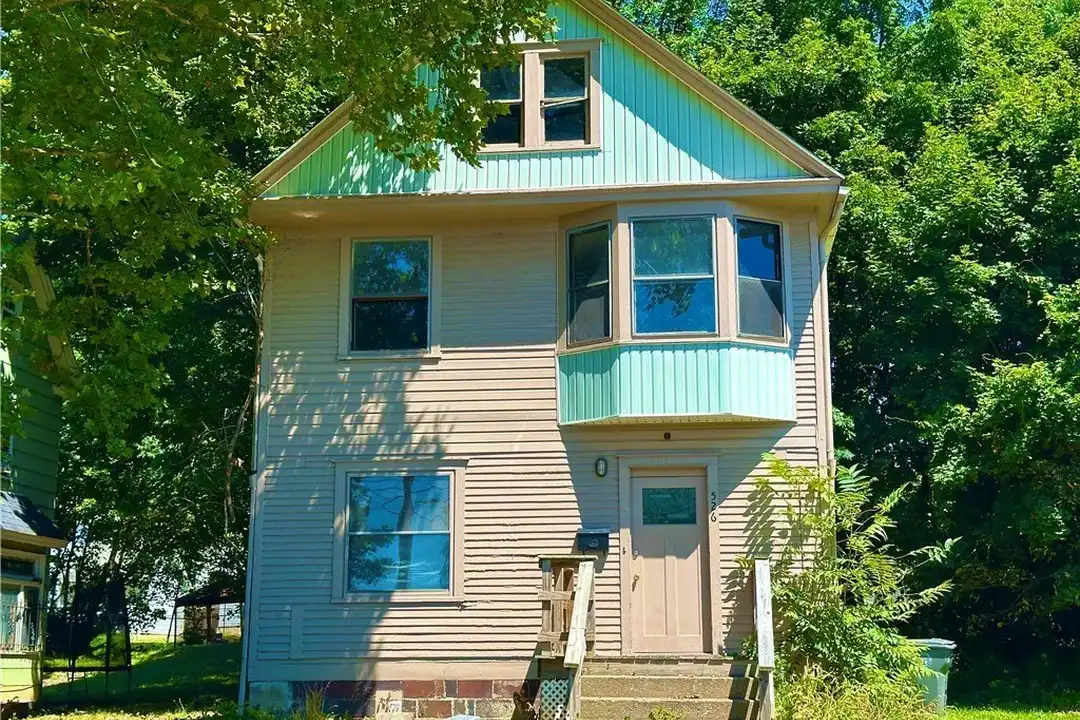 526 Lexington Ave – photo 1
