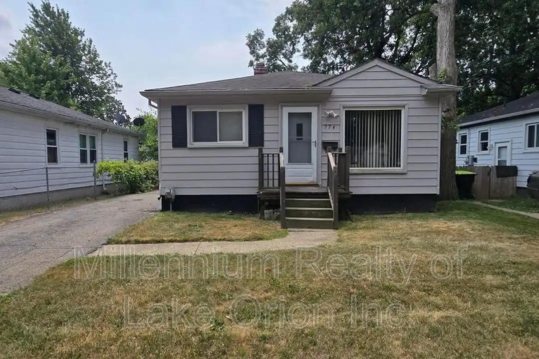 774 E Beverly Ave – photo 1