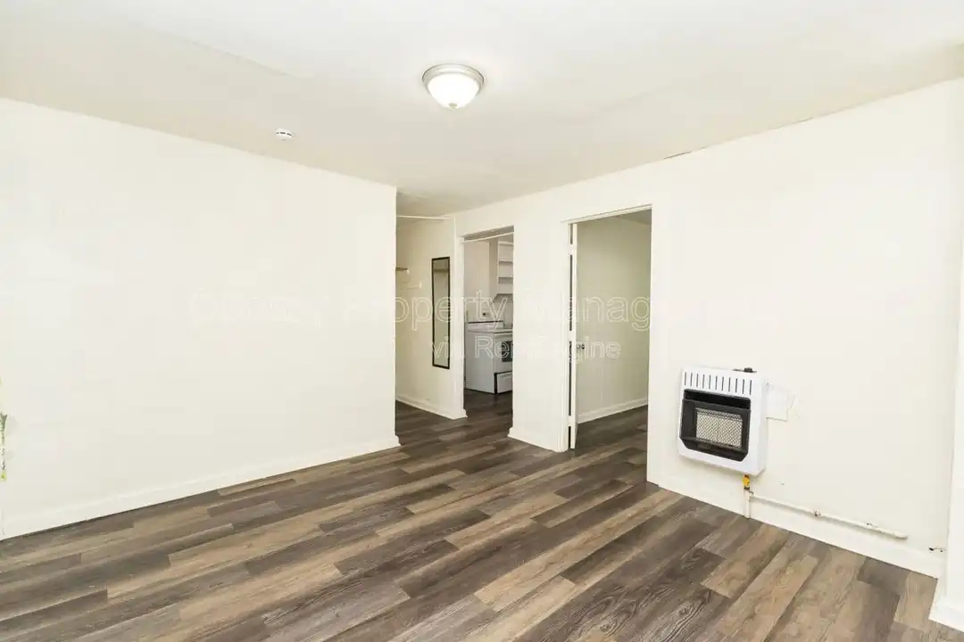 417 N Hawthorne St unit 419 – photo 1