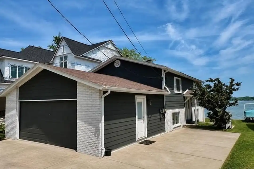 1869 Union Lake Rd – photo 1 of 20