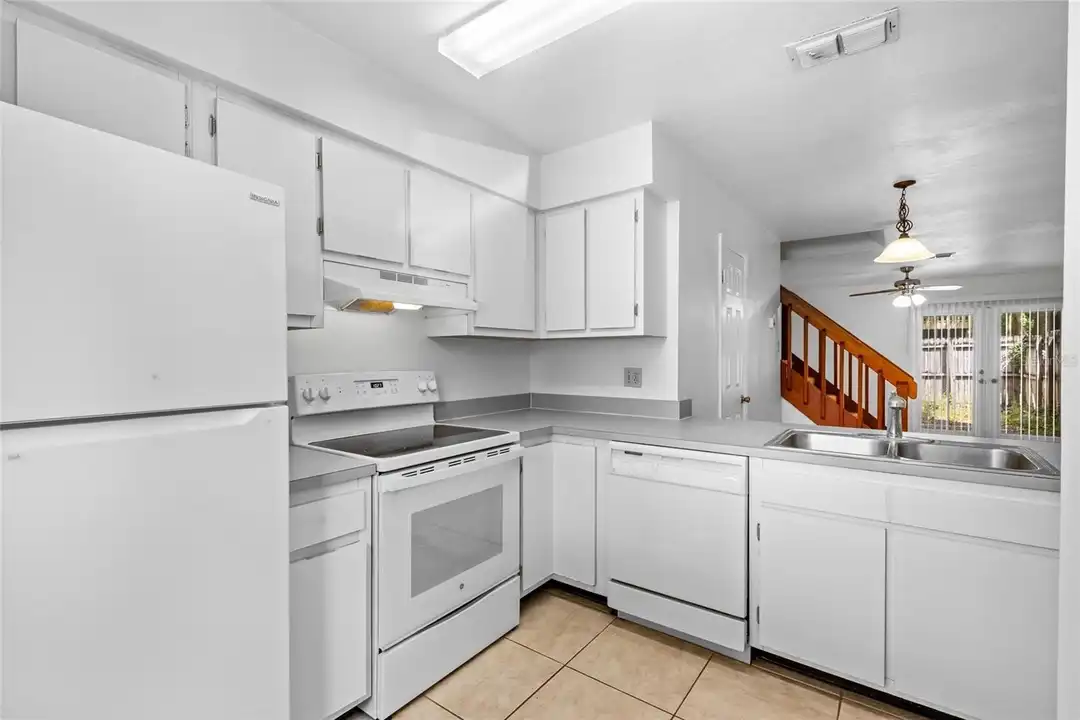 2219 SW 39th Way - More