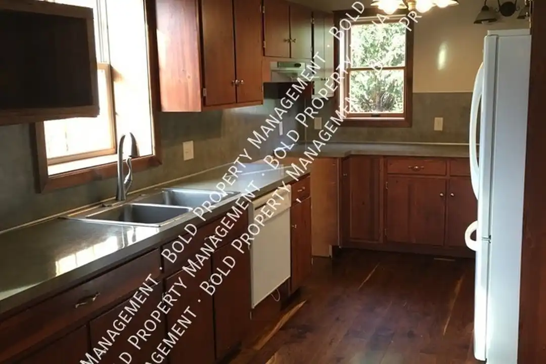 101 Schubert Rd - View 4