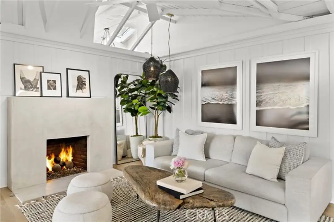 592 Bluebird Canyon Dr - View 3