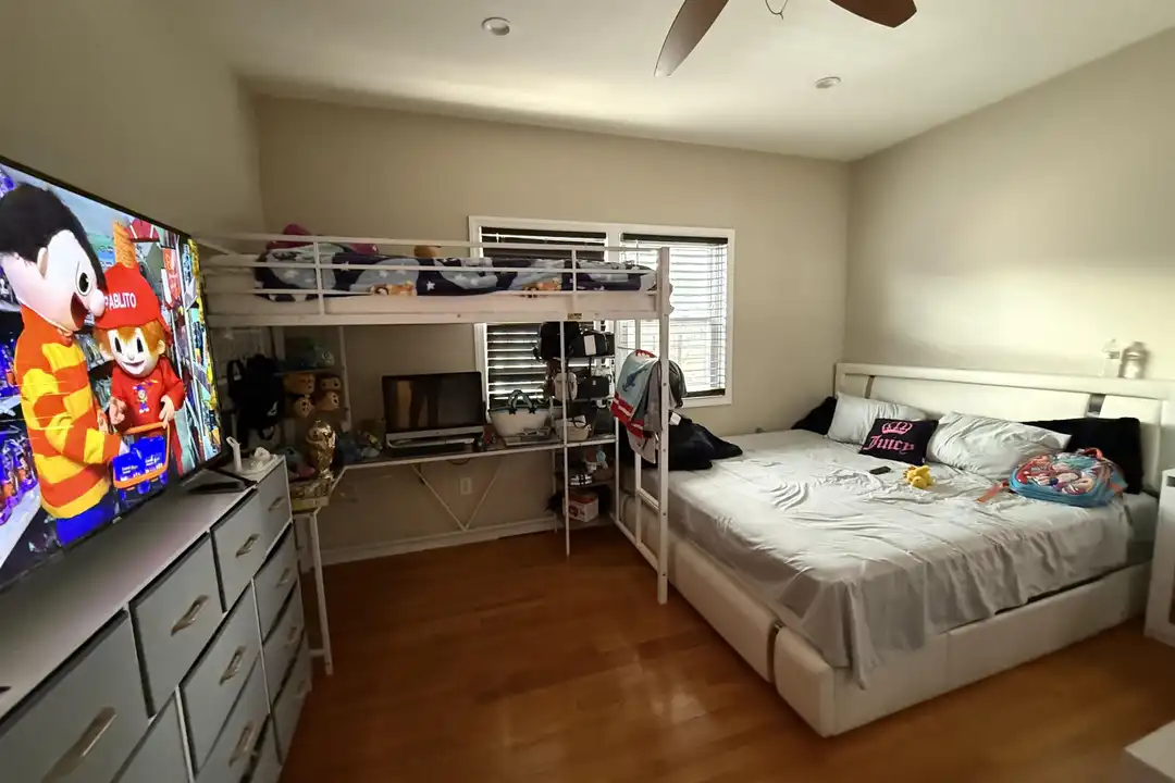 160 Terrace Ave unit 2 - More