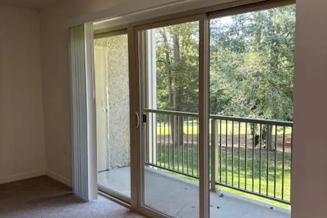 602 Oakland Hills Dr unit 301 – photo 1 of 10