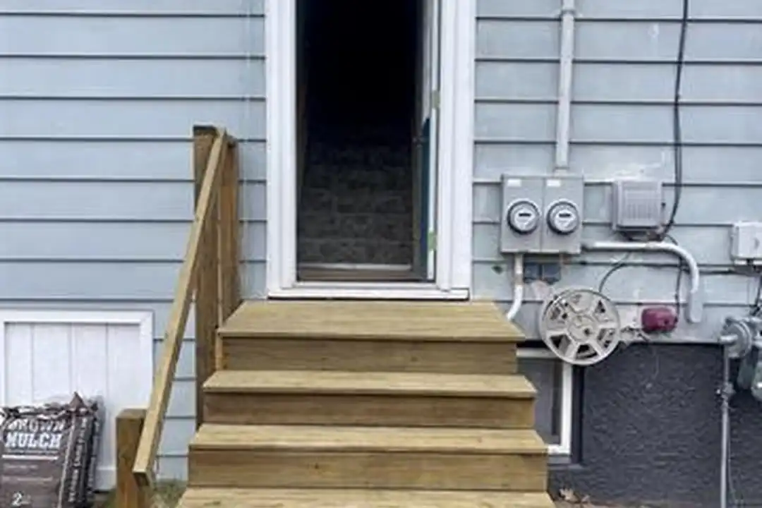 606 S 9th St unit 3 - More