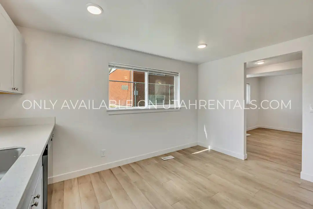 1535 S 450 E - View 3