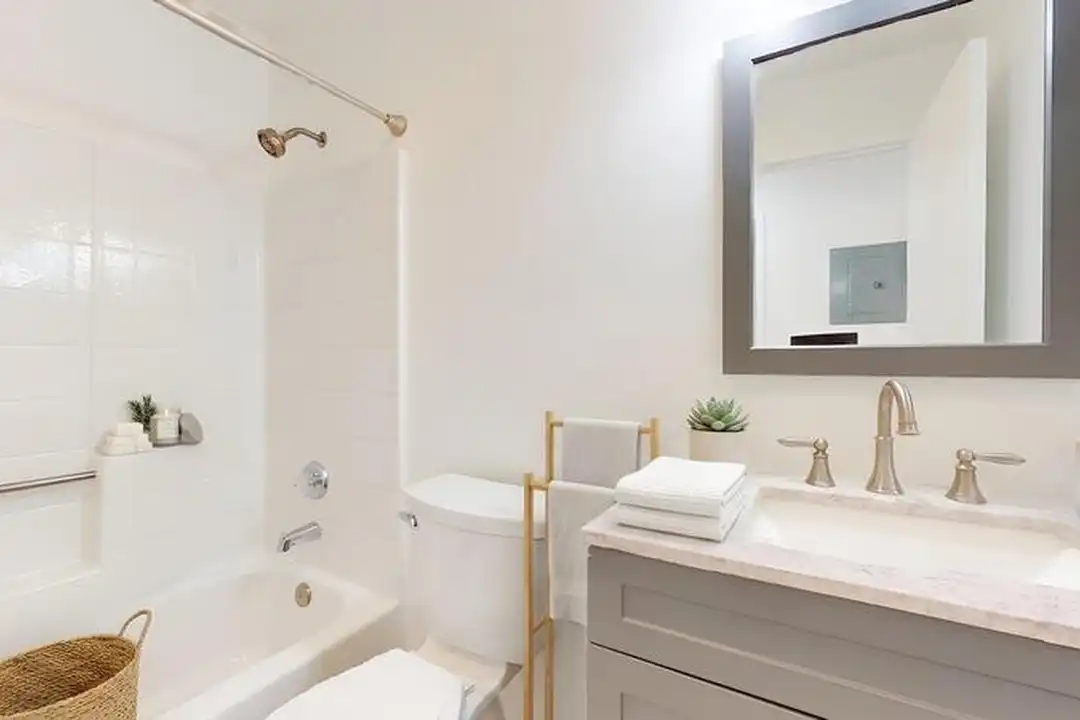 316 Cherry Ave unit 301 - More