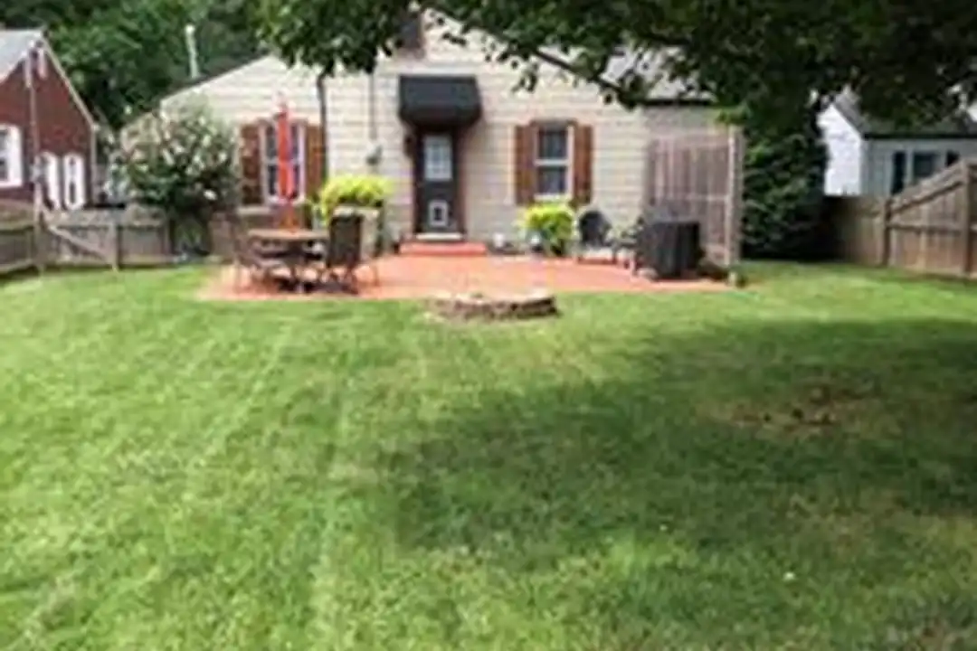 1426 E University St - View 2