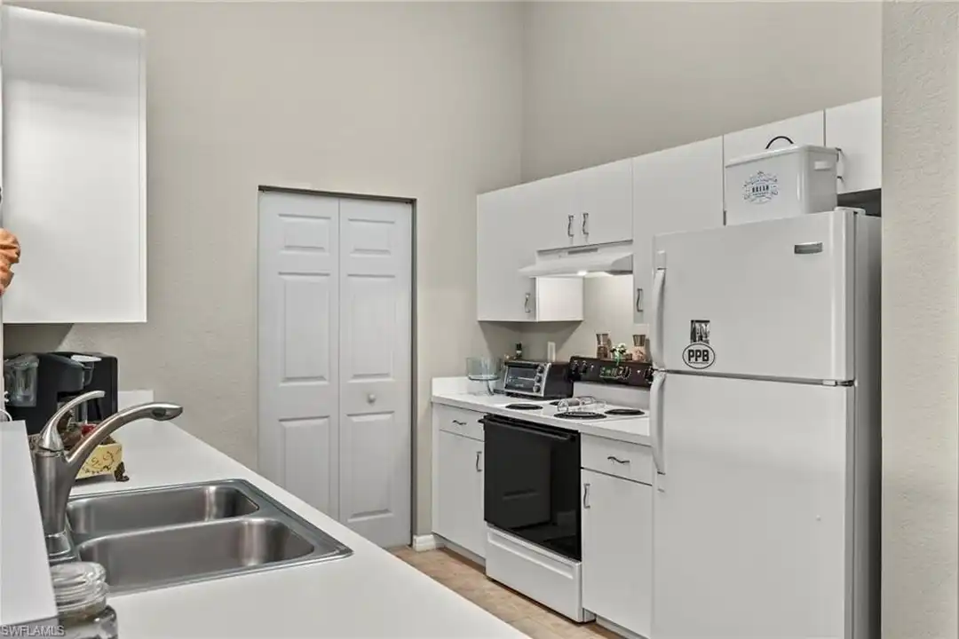27083 Matheson Ave #208 - More