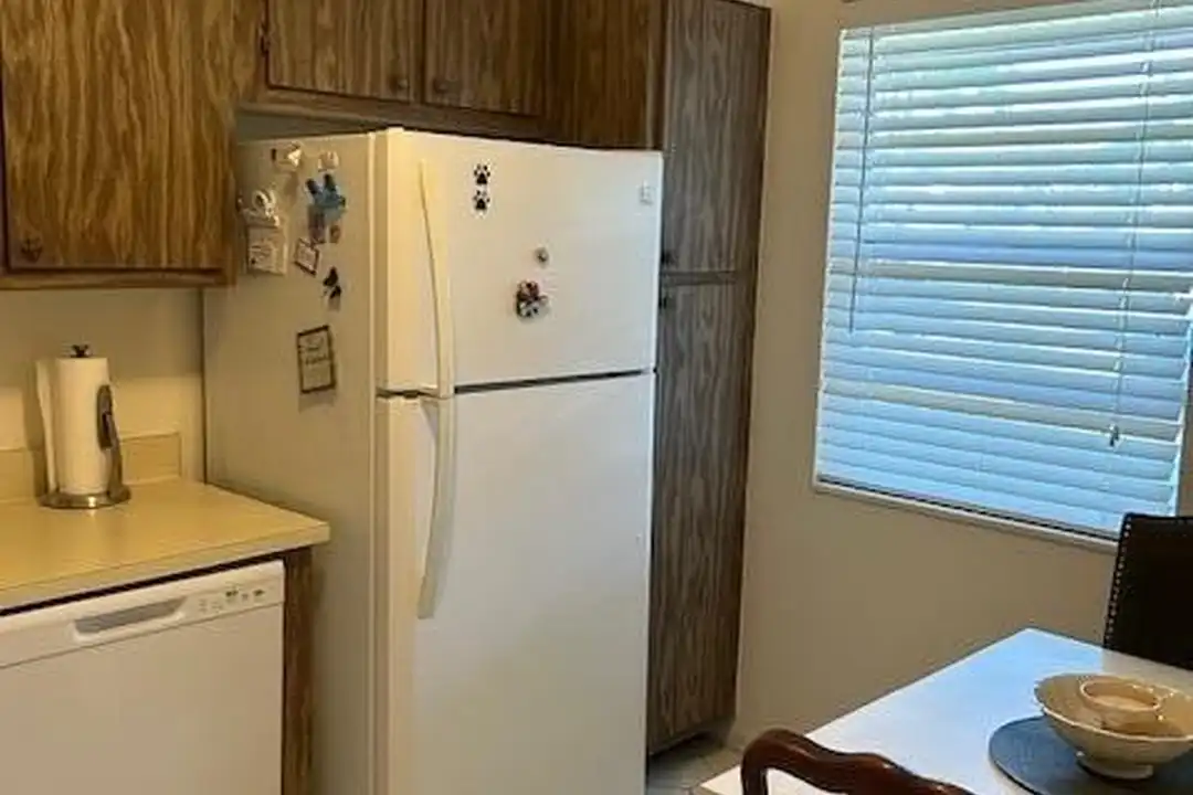 221 Lake Meryl Dr - View 3