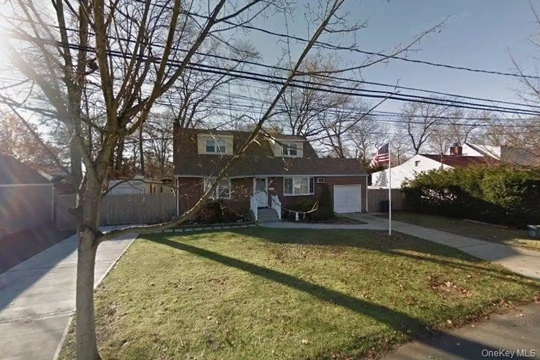 273 S 16th St – photo 1 of 11