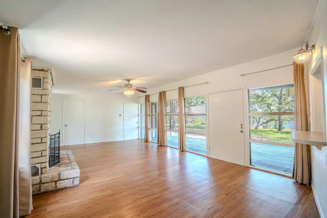 16013 Edwards Dr - View 5