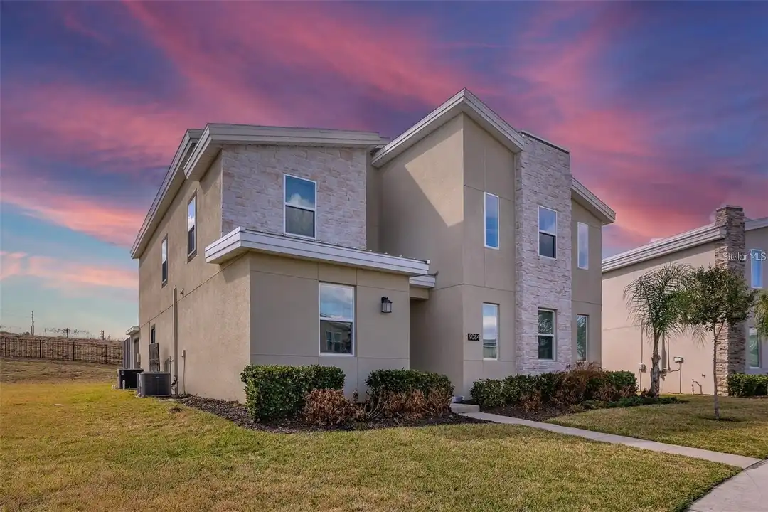 House in Davenport - View 4