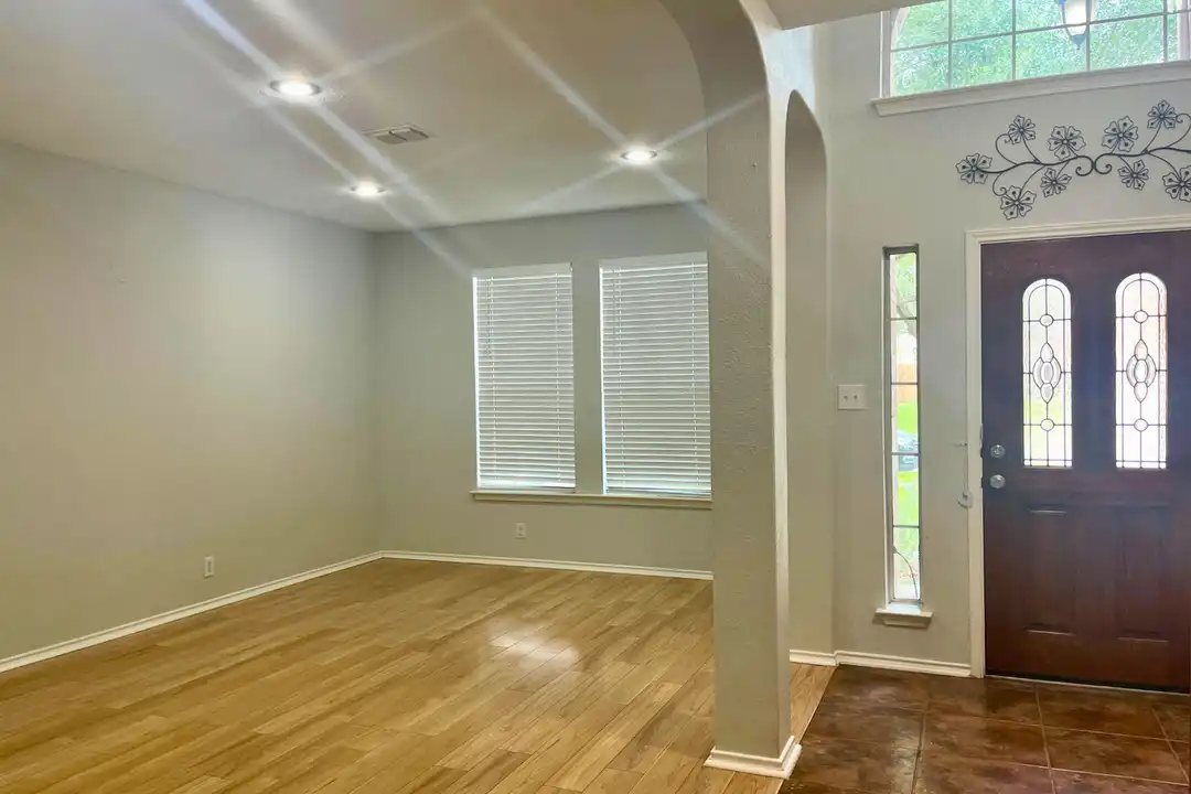 324 Willow Loop - View 5