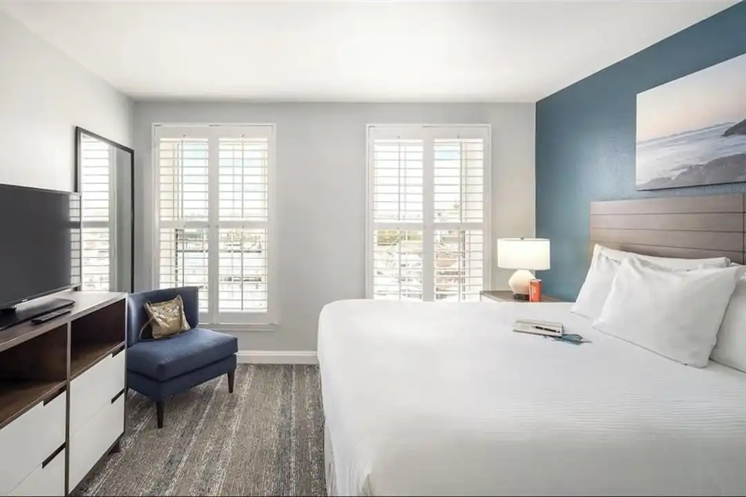 405 Thames St #2B1 - More