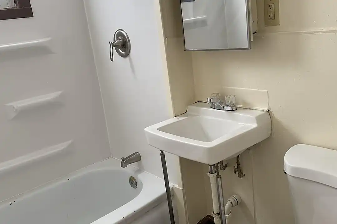 2918 Dupont Ave N unit 1 - More