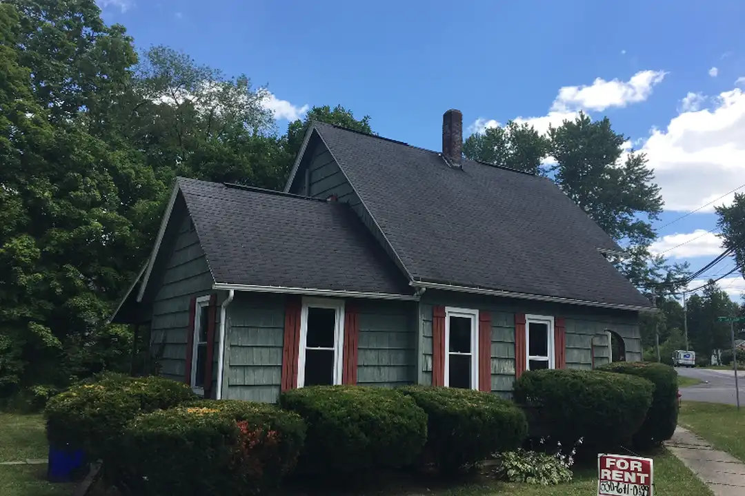 527 Carthage Ave – photo 1