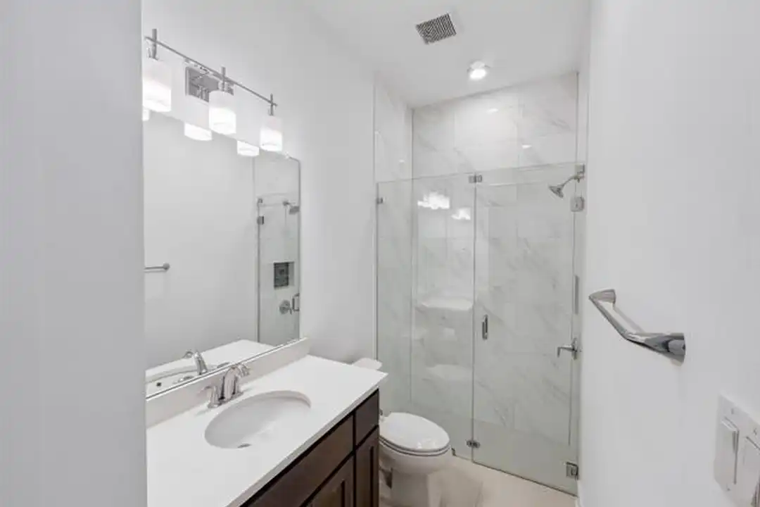 809 Jamestown Ln - View 3