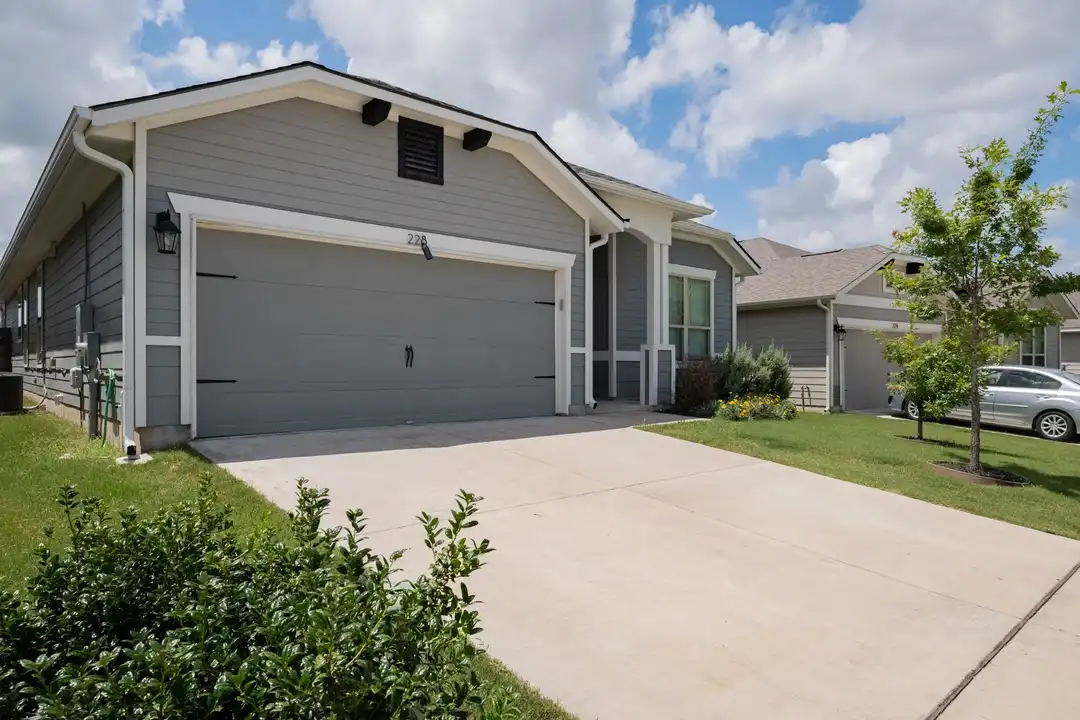 228 Trellis Blvd - View 3