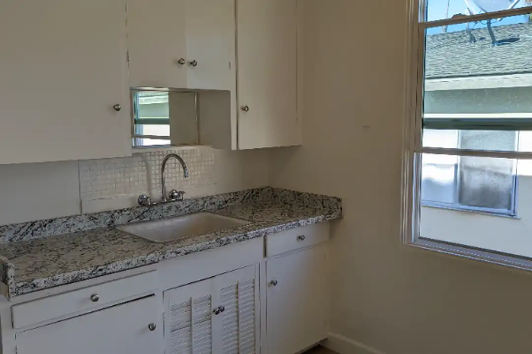 1127 Grand Ave unit #4 - View 3