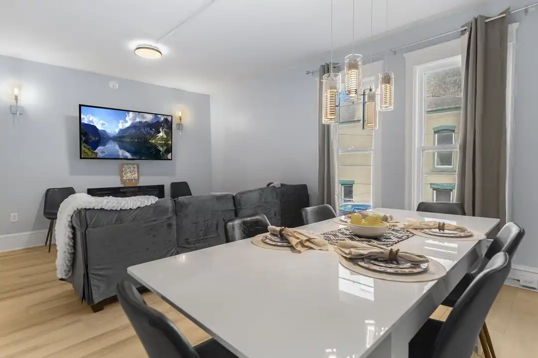 710 E State St unit House – photo 1
