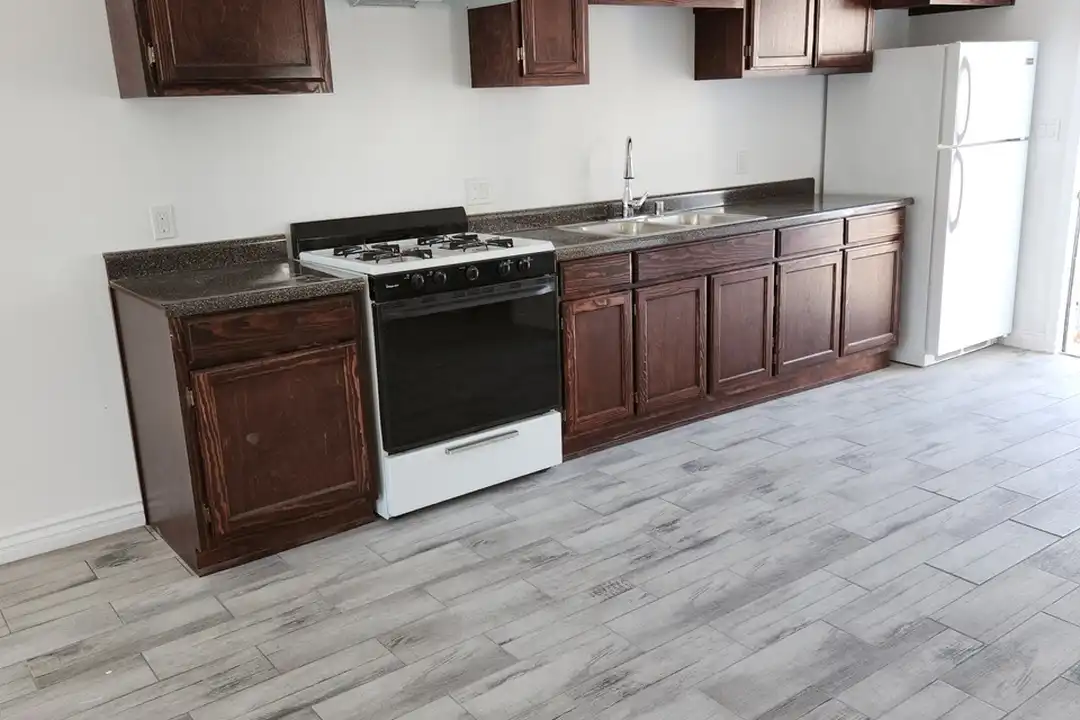 1177 E 41st Pl - View 3