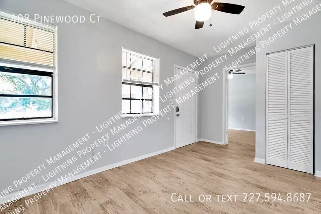 408 Pinewood Ct - View 6